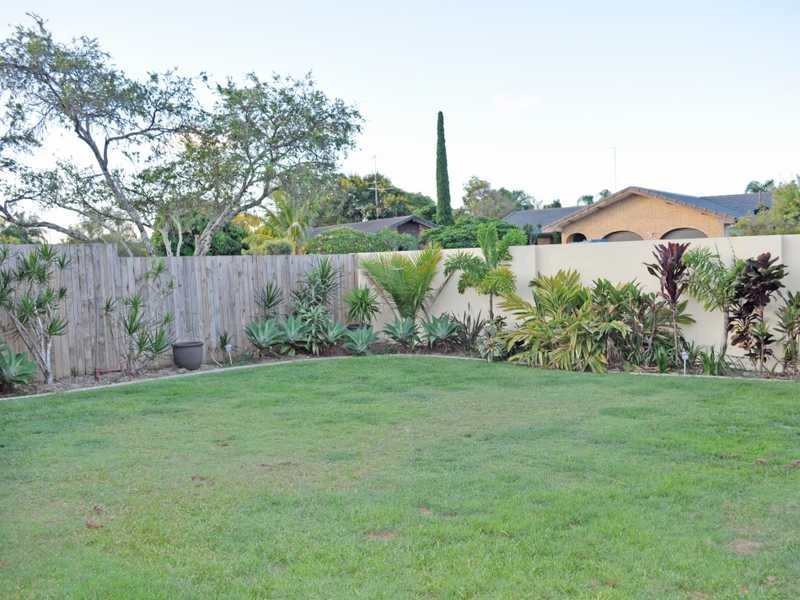8 Cassia Court, Palm Beach QLD 4221