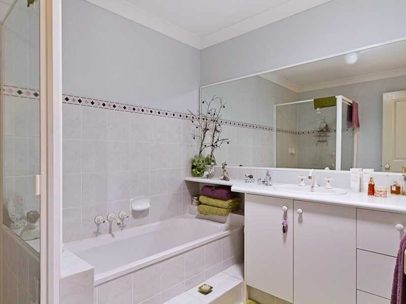 2/17 Janal Place, Currumbin Waters QLD 4223