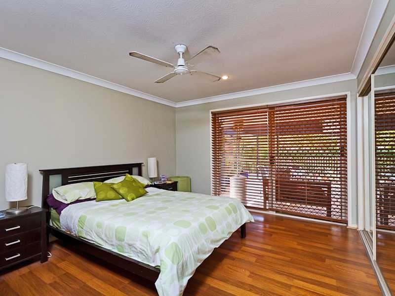 6 Rossmoyne Close, Elanora QLD 4221