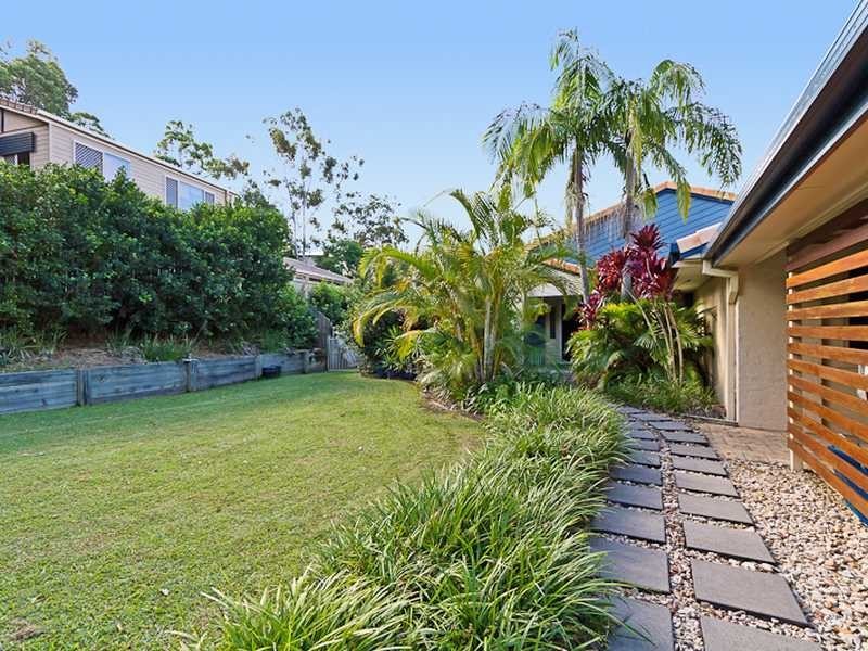 6 Rossmoyne Close, Elanora QLD 4221