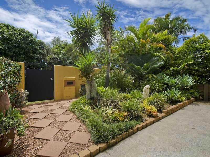 13 Kaffia Court, Elanora QLD 4221