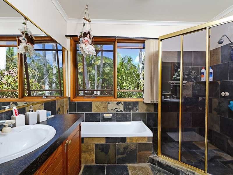 72 Coorabin Court, Tallebudgera QLD 4228