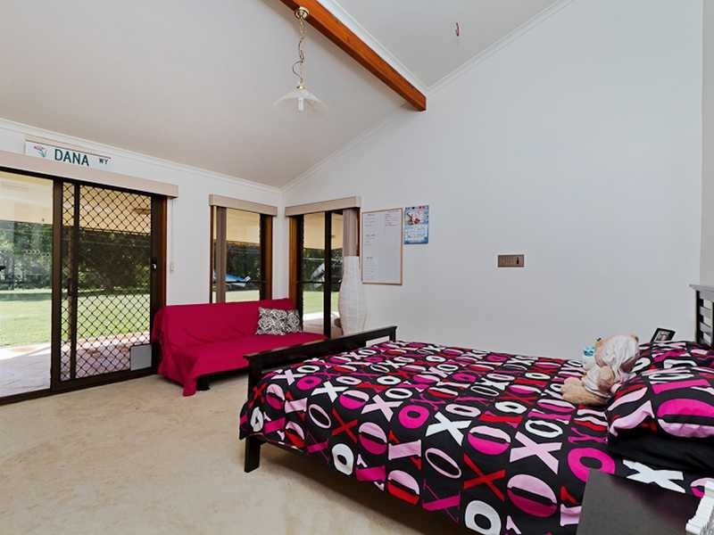 72 Coorabin Court, Tallebudgera QLD 4228