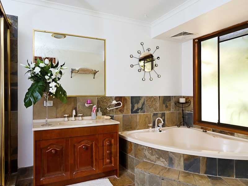 72 Coorabin Court, Tallebudgera QLD 4228