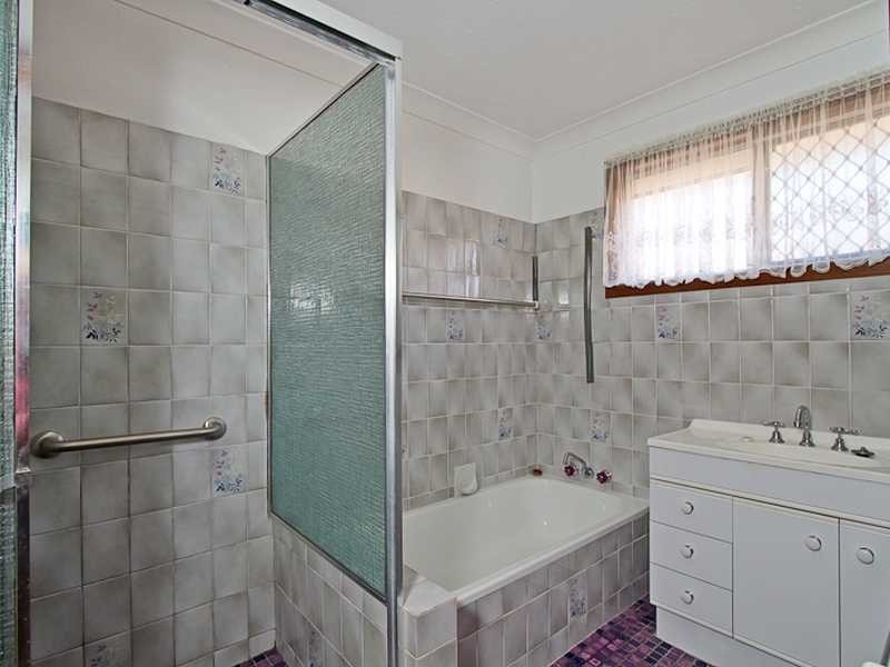 39 Melaleuca Drive, Palm Beach QLD 4221