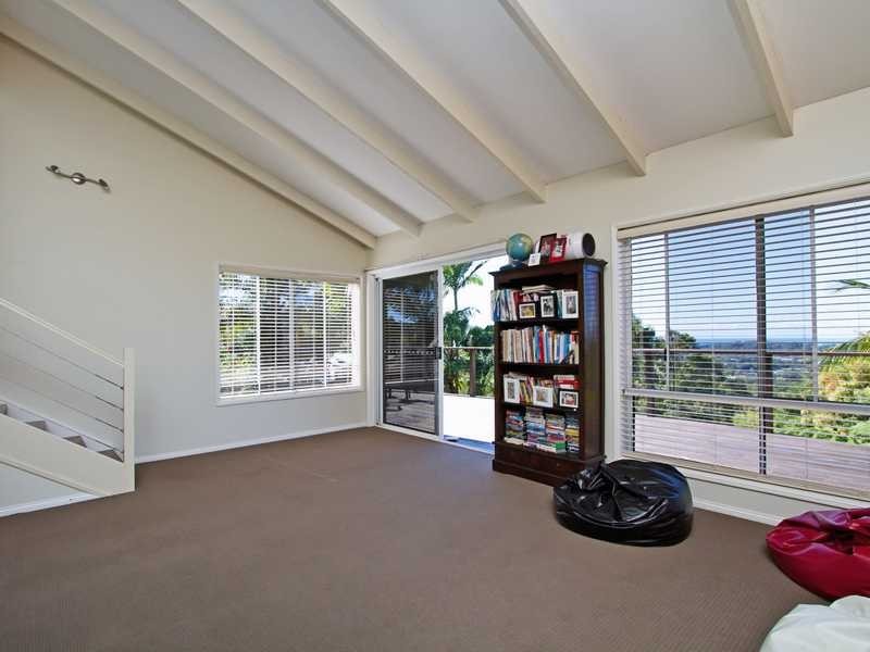 136 Simpsons Road, Currumbin Waters QLD 4223