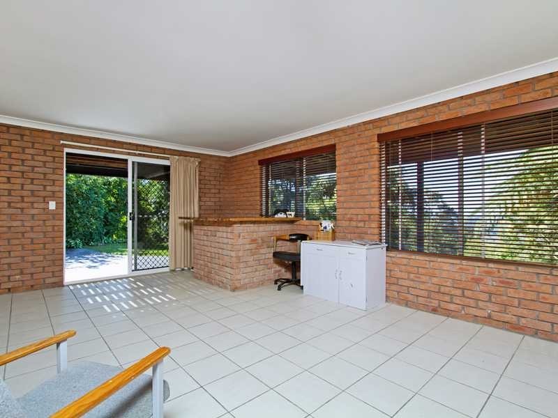 136 Simpsons Road, Currumbin Waters QLD 4223