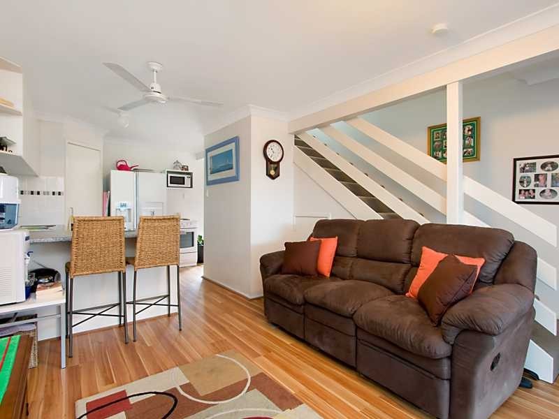 2/1384 Gold Coast Highway, Palm Beach QLD 4221