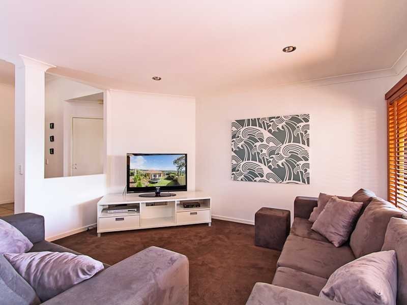 8 Thunder Drive, Currumbin Waters QLD 4223