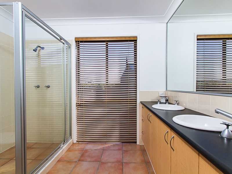 8 Thunder Drive, Currumbin Waters QLD 4223