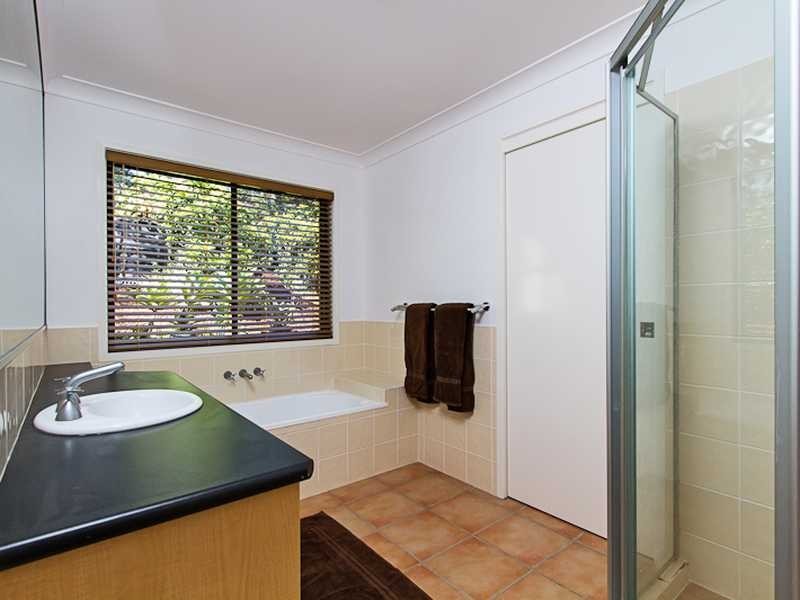 8 Thunder Drive, Currumbin Waters QLD 4223