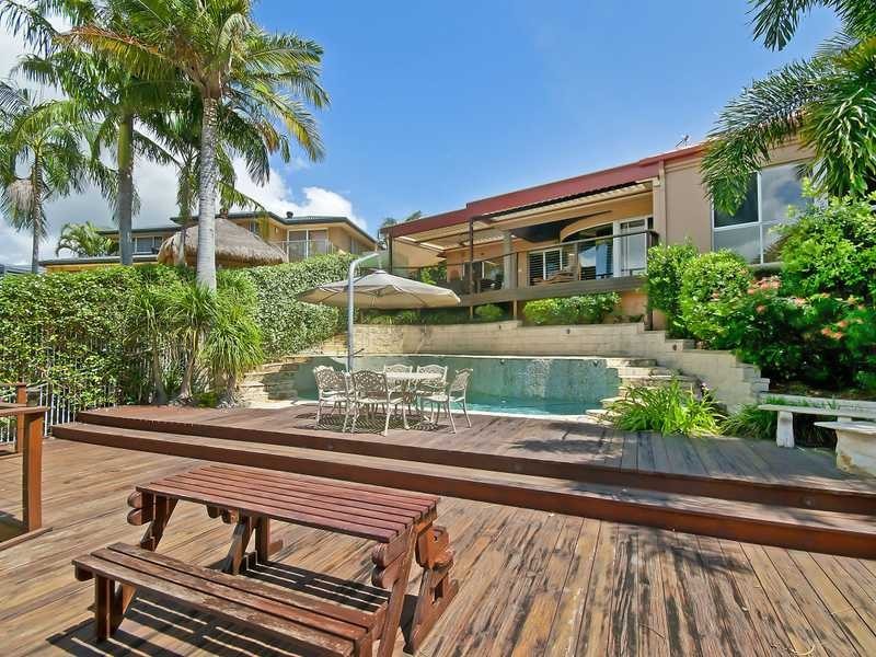 20 Martingale Circuit, Clear Island Waters QLD 4226