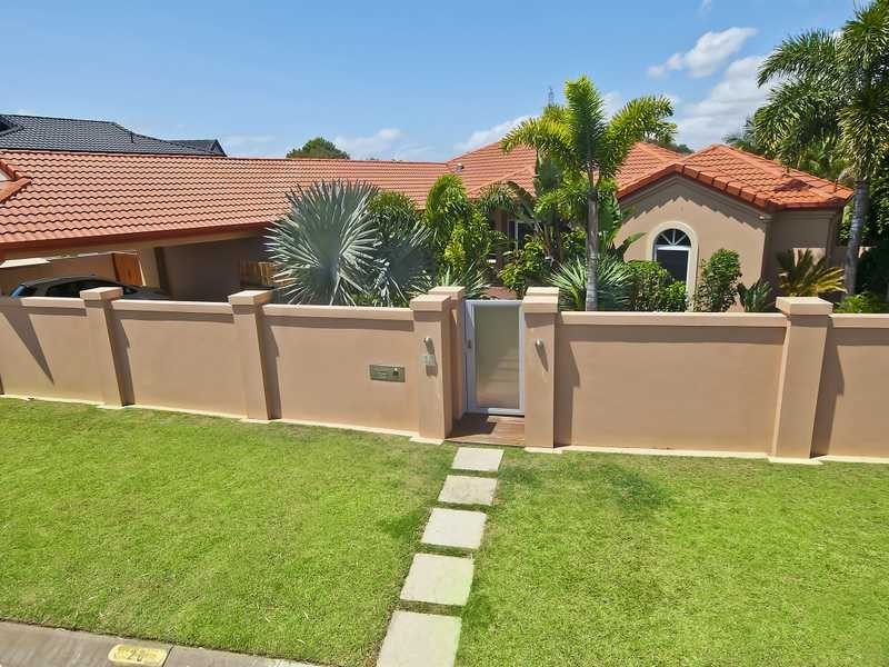 20 Martingale Circuit, Clear Island Waters QLD 4226