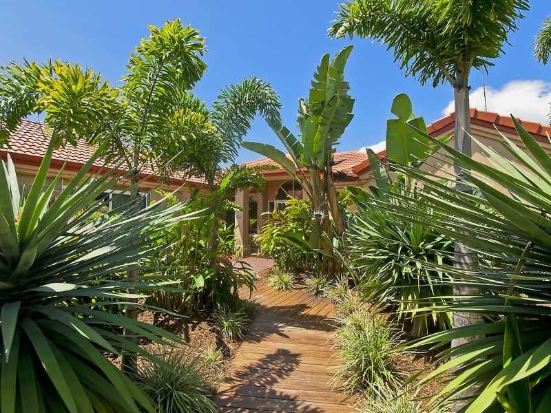 20 Martingale Circuit, Clear Island Waters QLD 4226