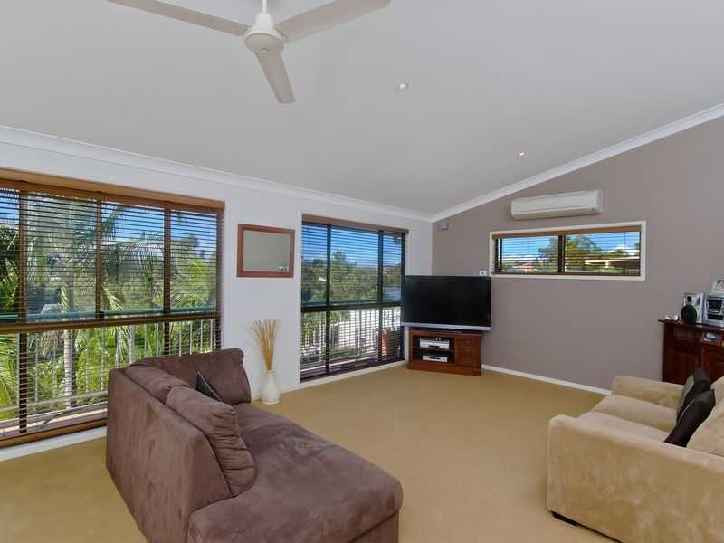 155 K P McGrath Drive, Elanora QLD 4221