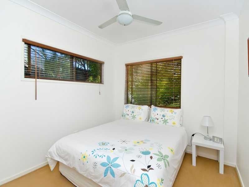 155 K P McGrath Drive, Elanora QLD 4221