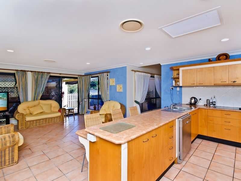 42 Casuarina Drive, Elanora QLD 4221