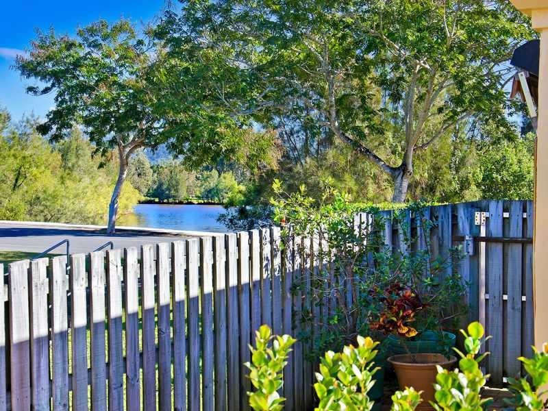 42 Casuarina Drive, Elanora QLD 4221