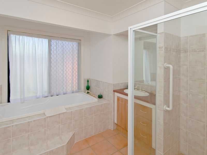 42 Casuarina Drive, Elanora QLD 4221