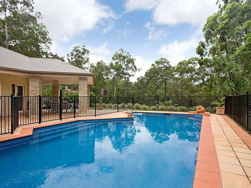 4 Buckingham Way, Elanora QLD 4221