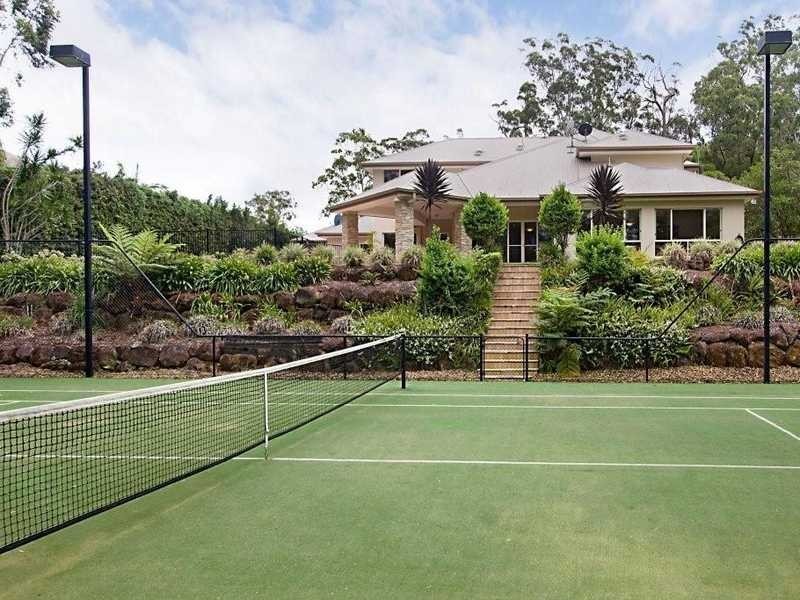 4 Buckingham Way, Elanora QLD 4221