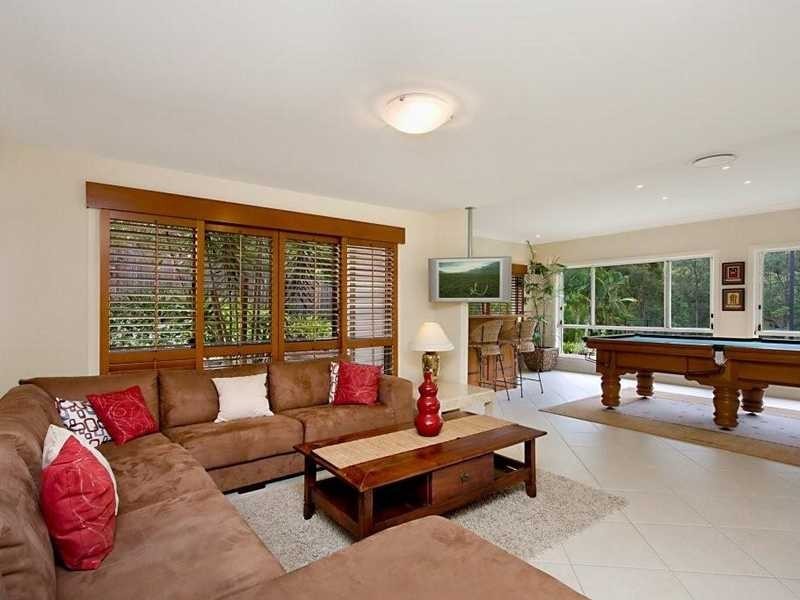 4 Buckingham Way, Elanora QLD 4221
