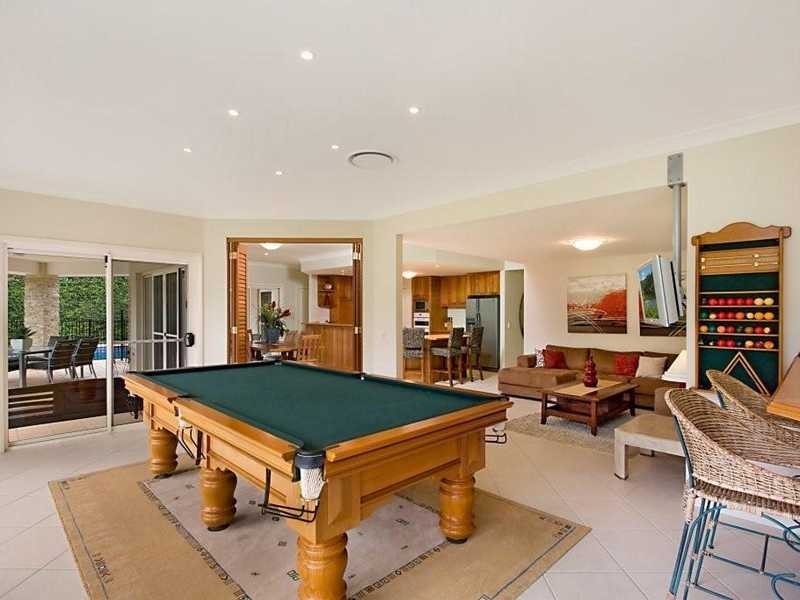 4 Buckingham Way, Elanora QLD 4221