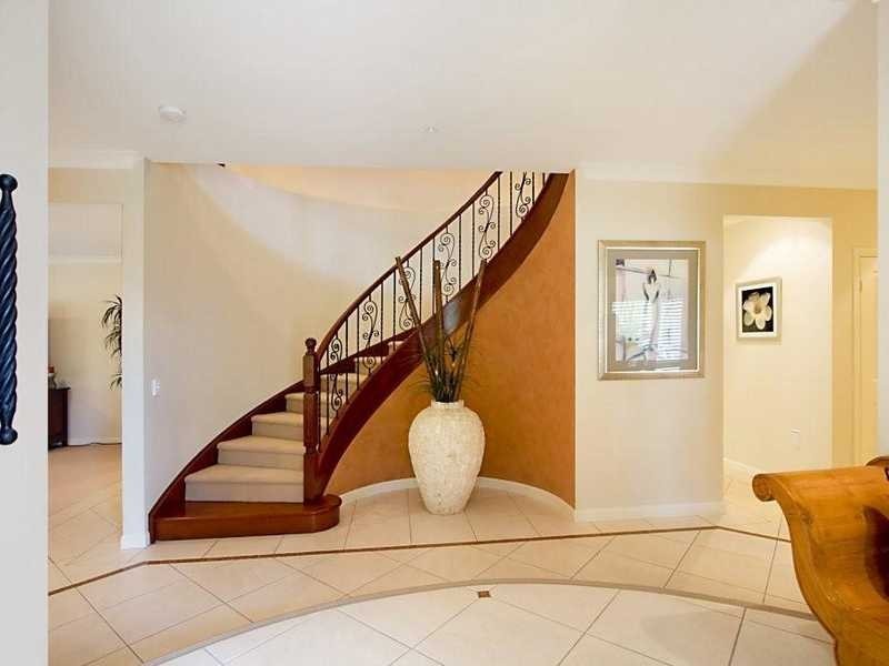 4 Buckingham Way, Elanora QLD 4221