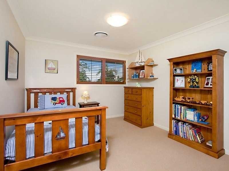 4 Buckingham Way, Elanora QLD 4221