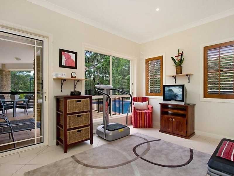 4 Buckingham Way, Elanora QLD 4221