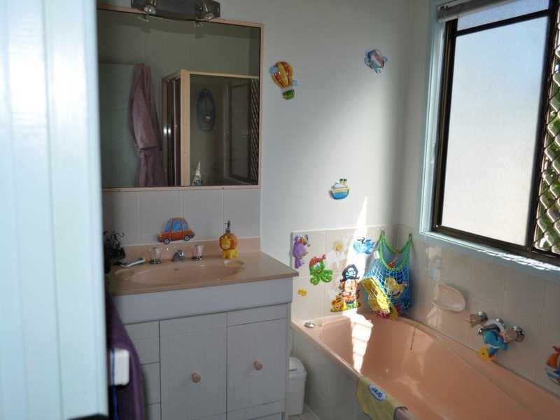 148 KP McGrath Drive, Elanora QLD 4221