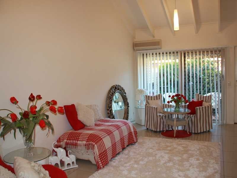 4/7 Lind Avenue, Palm Beach QLD 4221