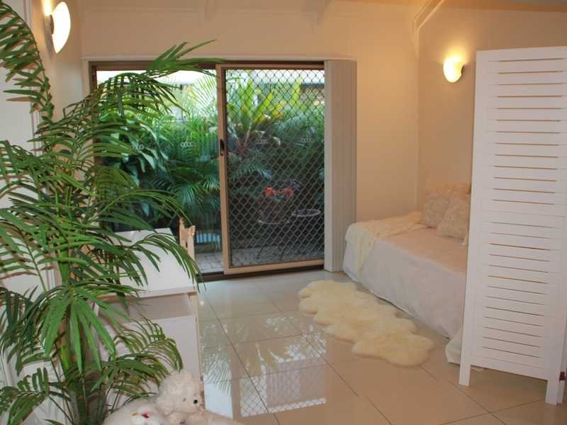 4/7 Lind Avenue, Palm Beach QLD 4221