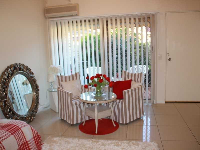 4/7 Lind Avenue, Palm Beach QLD 4221