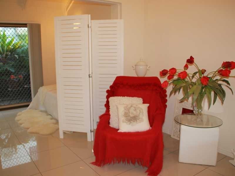 4/7 Lind Avenue, Palm Beach QLD 4221