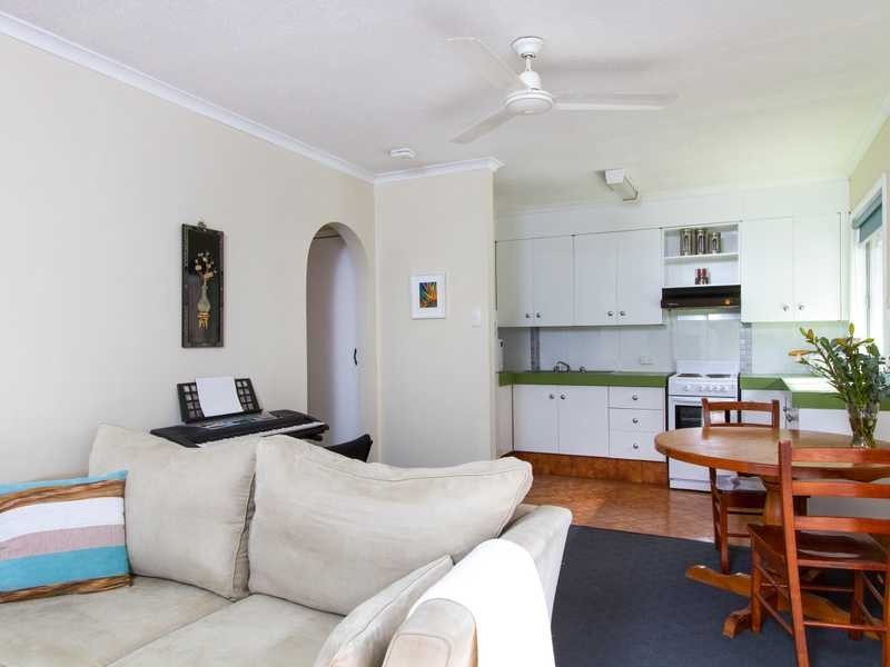 2/993 Gold Coast Highway, Palm Beach QLD 4221
