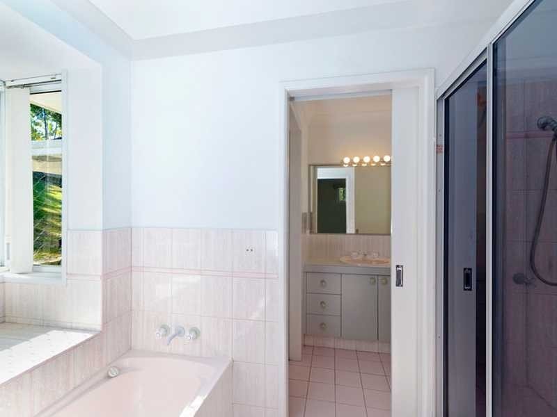 20 Fatsia Court, Elanora QLD 4221