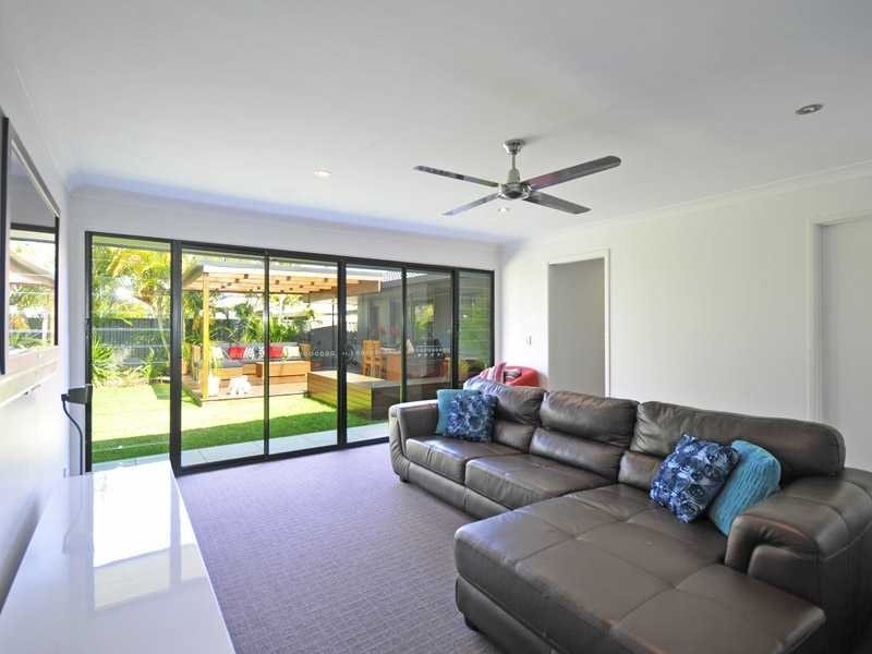 16 Satinwood Place, Palm Beach QLD 4221