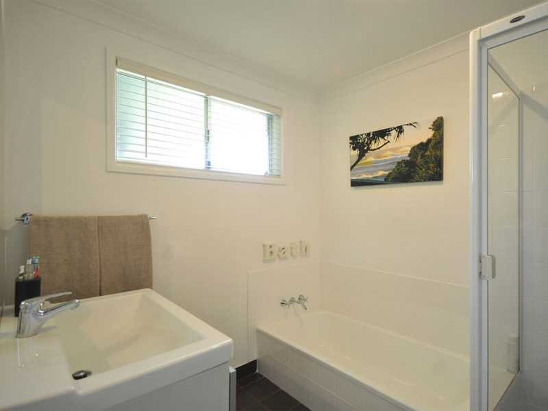 16 Satinwood Place, Palm Beach QLD 4221