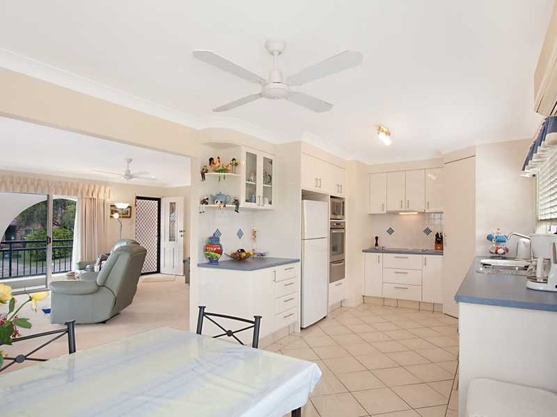 25 Seaview Parade, Elanora QLD 4221