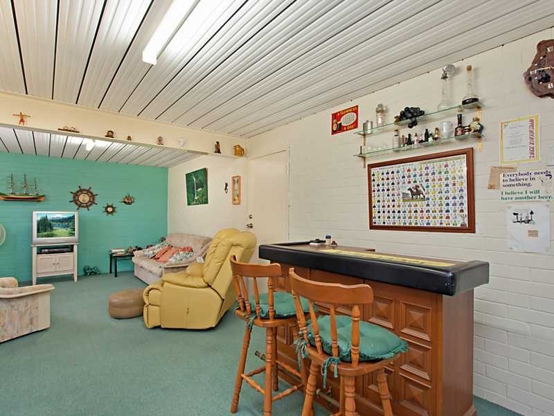 25 Seaview Parade, Elanora QLD 4221