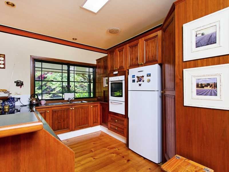 82 Coorabin Court, Tallebudgera QLD 4228