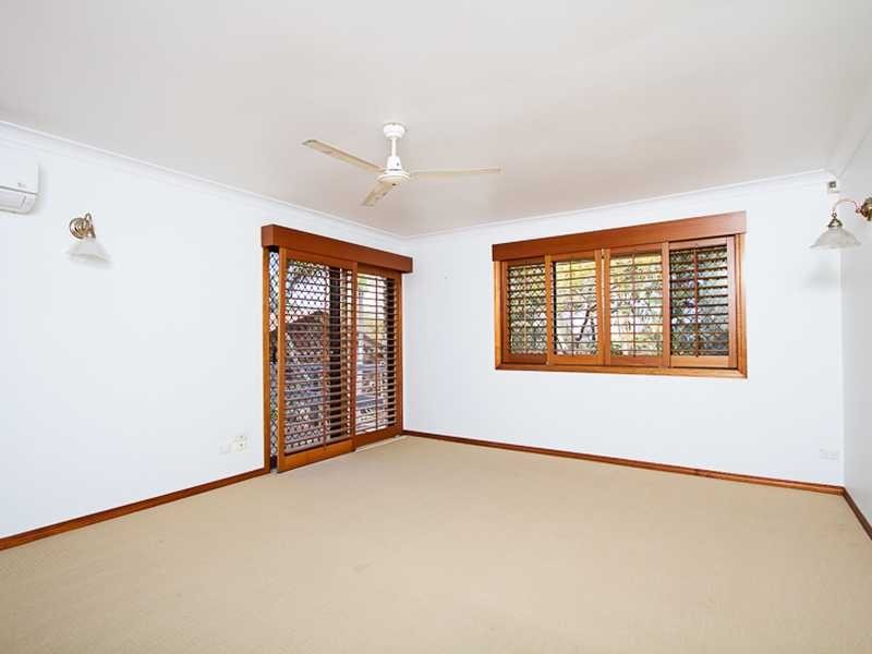 203 Simpsons Road, Elanora QLD 4221