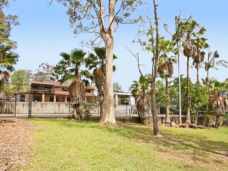 203 Simpsons Road, Elanora QLD 4221