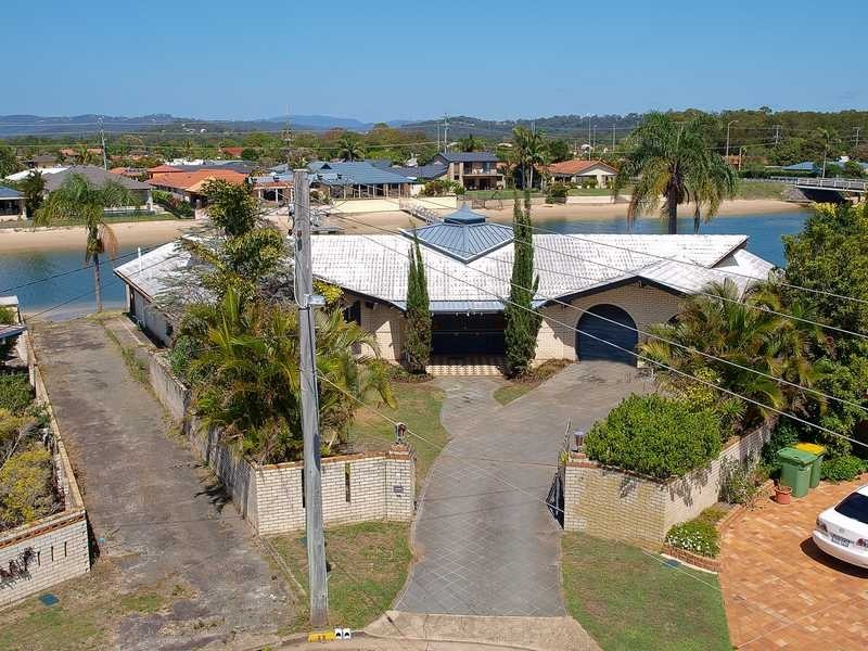 29 Dolphin Court, Palm Beach QLD 4221