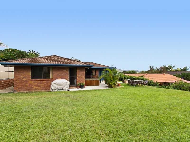 6 Sawtell Drive, Currumbin Waters QLD 4223