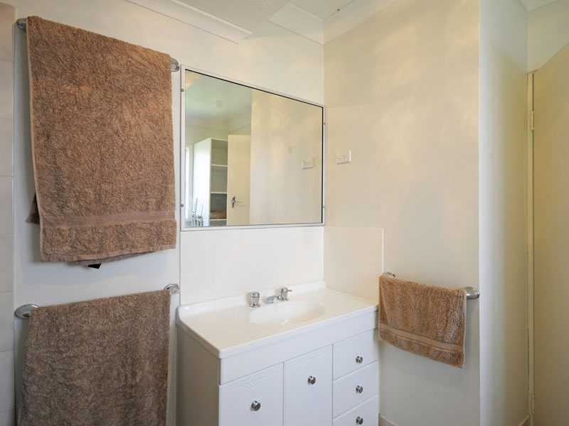 4/58 Sarawak Avenue, Palm Beach QLD 4221