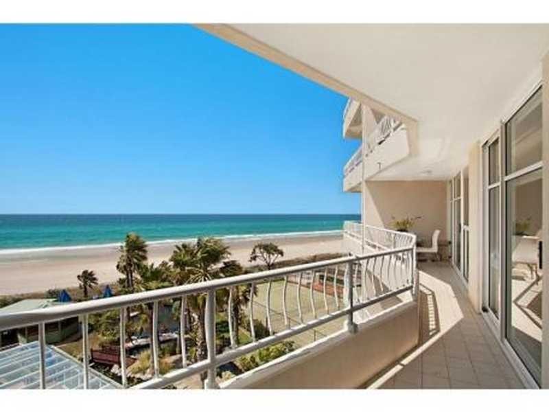 4C/2 Nineteenth Avenue, Palm Beach QLD 4221