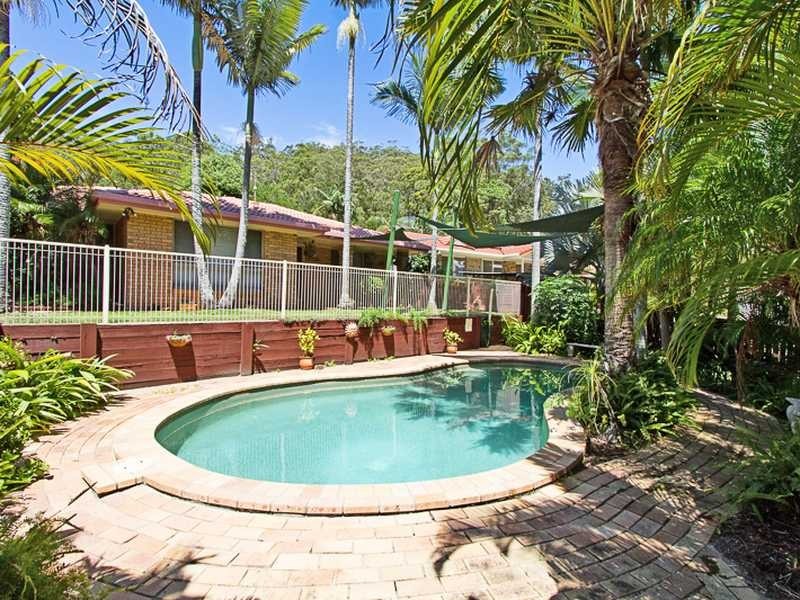 12 Bronhill Street, Currumbin Waters QLD 4223