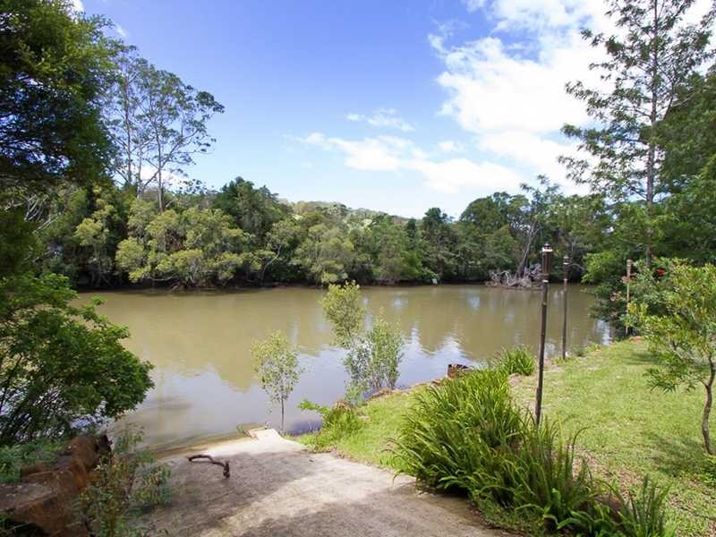 8 Tierney Drive, Currumbin Waters QLD 4223